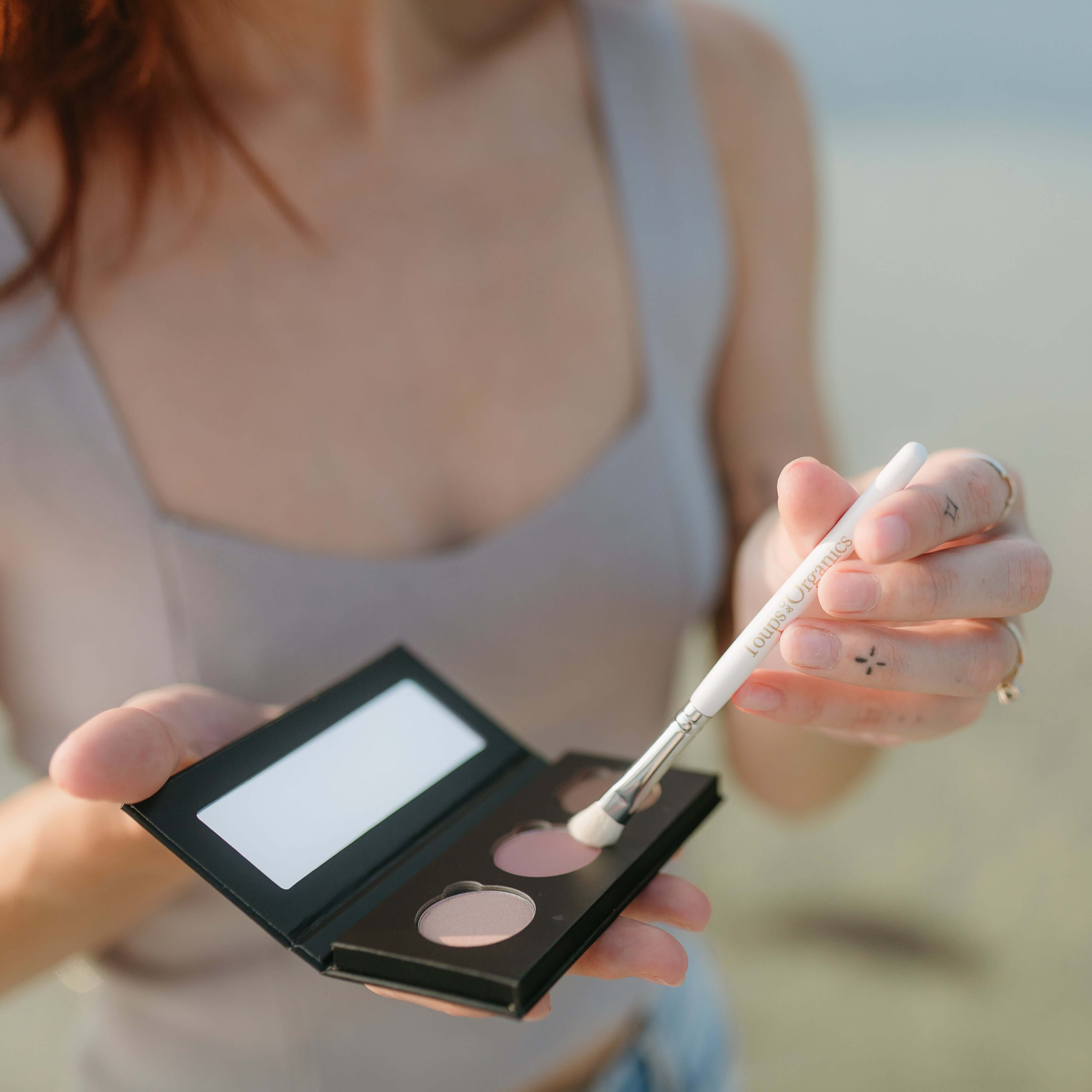 Eyeshadow Brush - Image 3